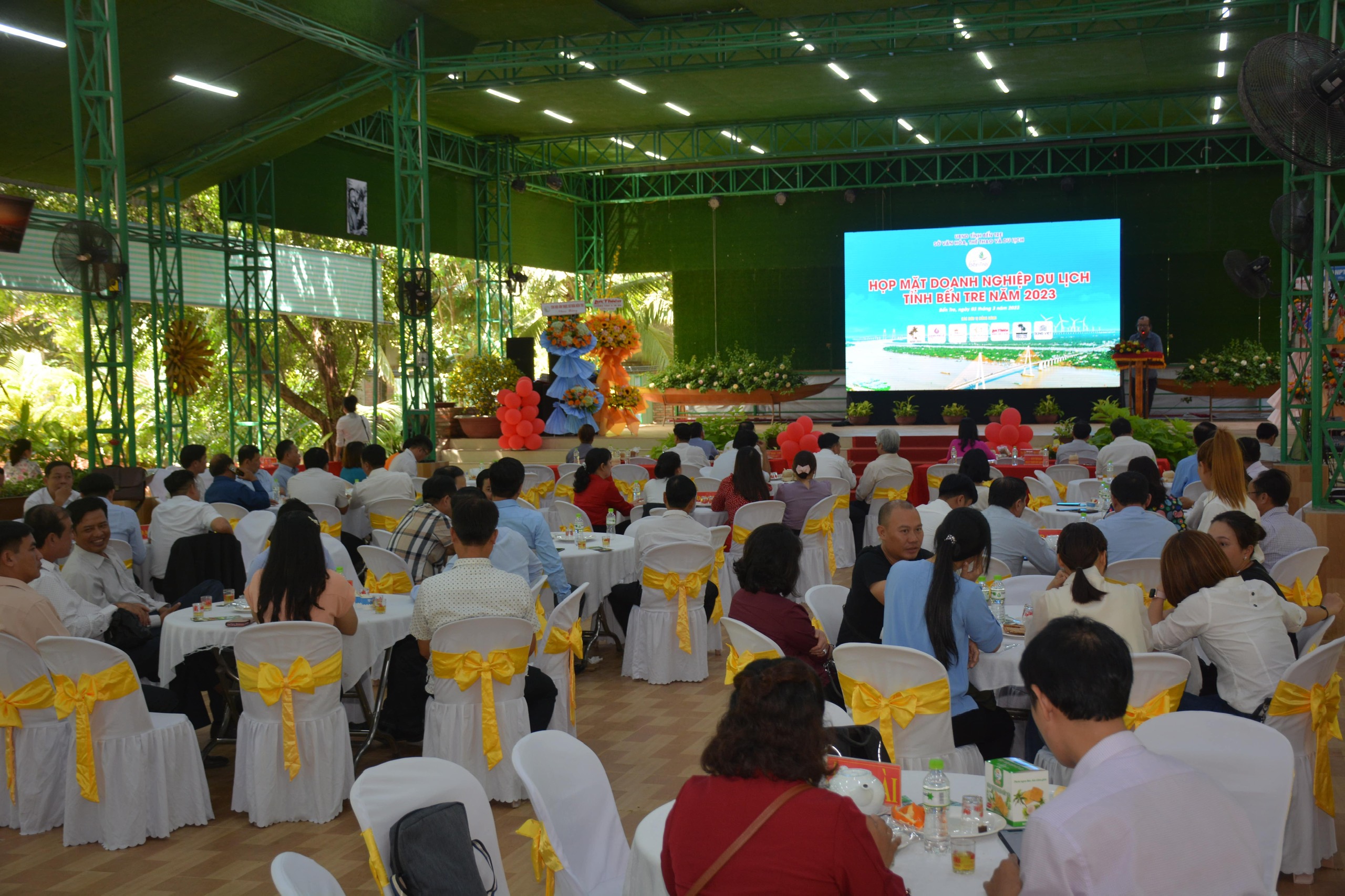 Các đại biểu tham dự Họp mặt doanh nghiệp du lịch Bến Tre 2023 - Ảnh Trần Lợi.
